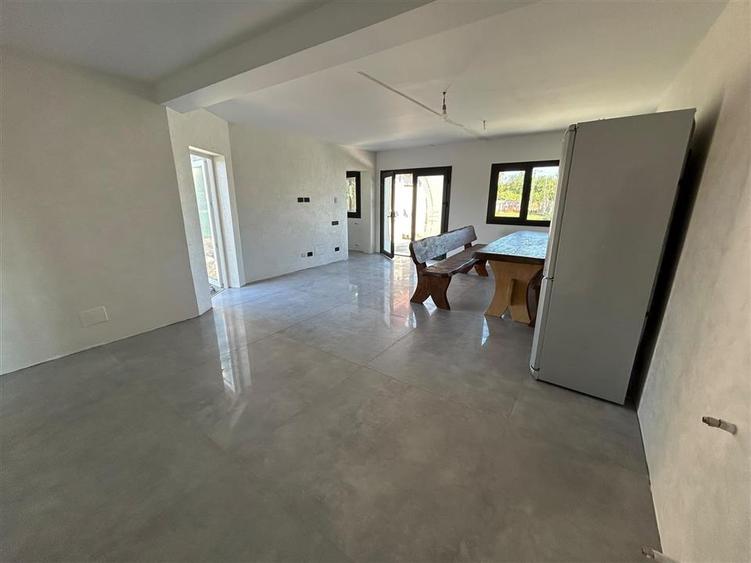 Casă individuală cu 4 camere cu Teren 2389 Mp în Biliești