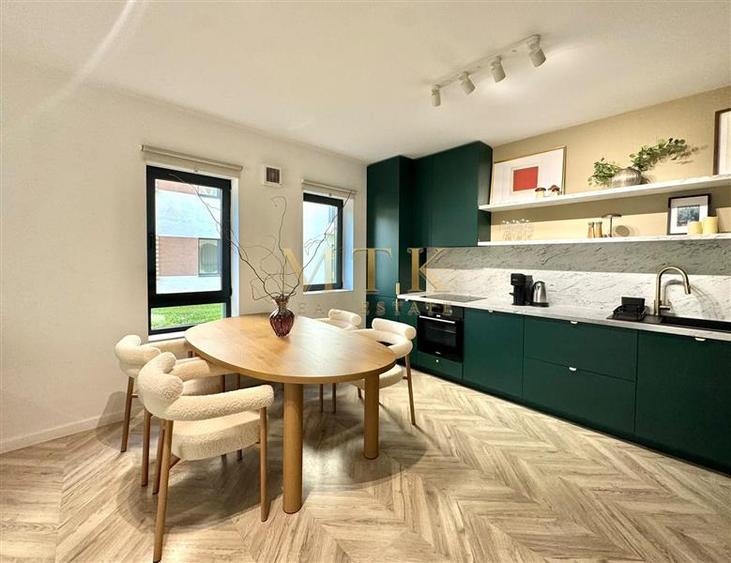 Apartament cu 3 camere decomandat, mobilat în Iancu Nicolae