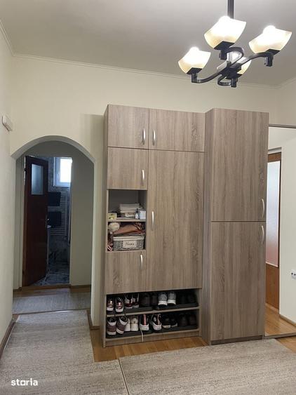 Apartament cu 4 camere în Cetate