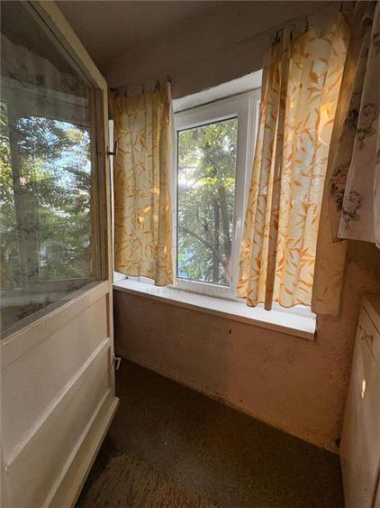 Apartament cu 4 camere decomandat în Aradului