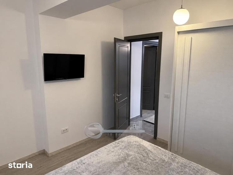 Apartament cu 3 camere în Podu Roș