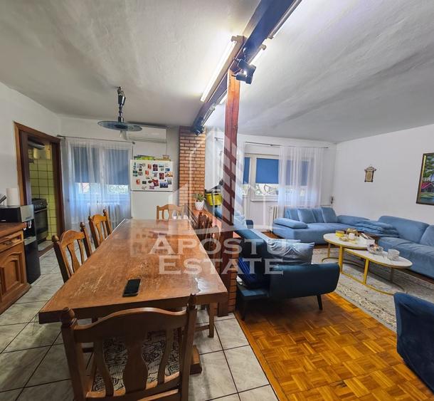 Apartament cu 4 camere decomandat în Soarelui