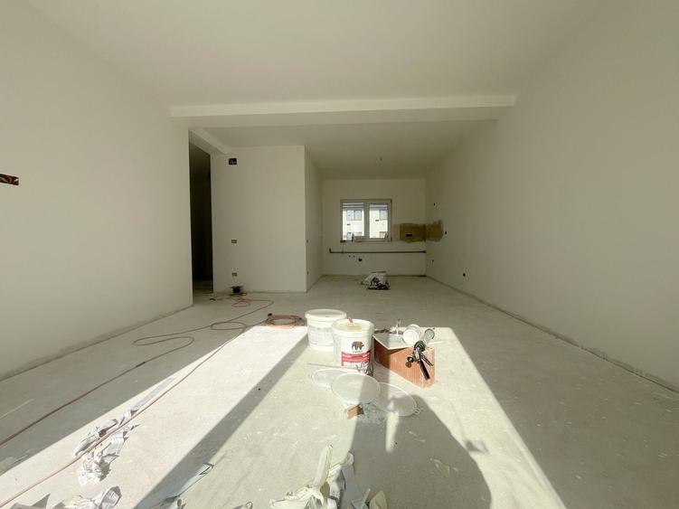 Duplex cu 3 camere cu Canalizare în Dumbrăvița