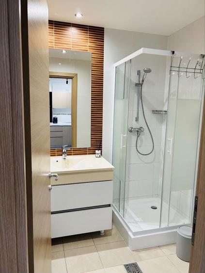 Apartament cu 2 camere în Văcăresti
