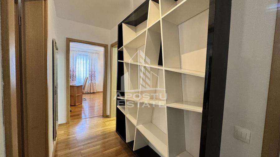 Apartament cu 3 camere decomandat, mobilat în Dumbrăvița