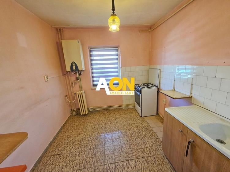 Apartament 2 camere, decomandat, etaj 2, Cetate, zona Kaufland - 2