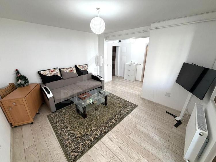 Apartament cu 2 camere semidecomandat în Calea Severinului