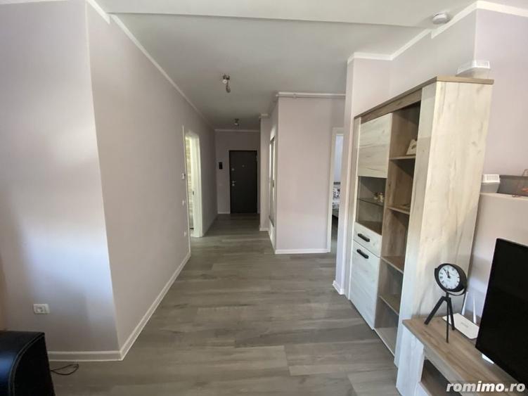Apartament cu 3 camere decomandat în Dumbrăvița