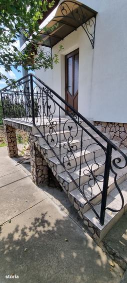 Casă cu 5 camere cu Teren 2000 Mp în Central