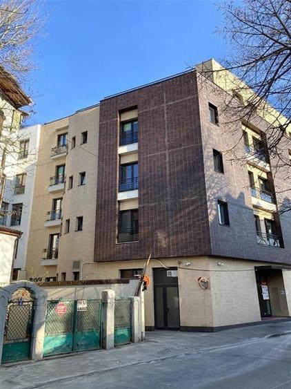 Birou, de 450 mp, în Grădina Icoanei