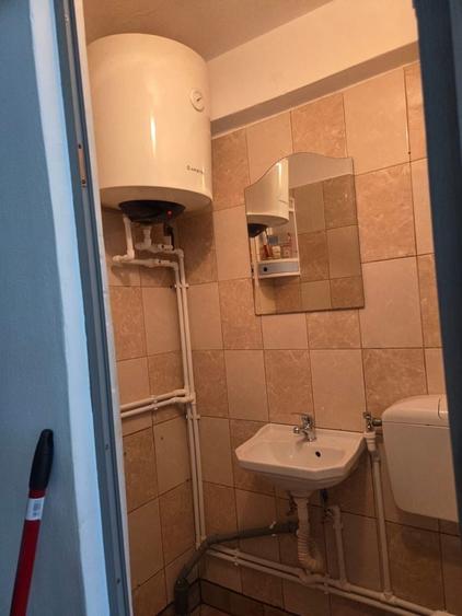 Garsonieră în Vest