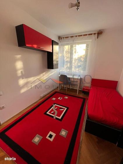 Apartament cu 4 camere decomandat în Cornișa