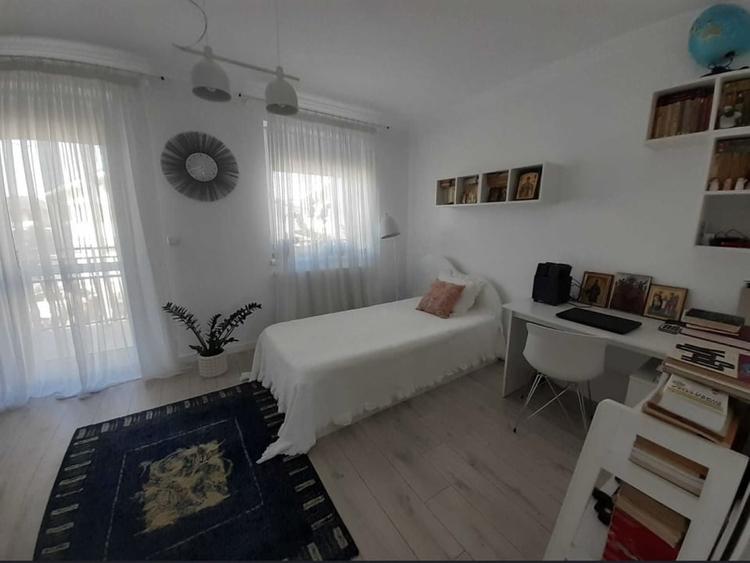Casă individuală cu 3 camere cu Canalizare în Central