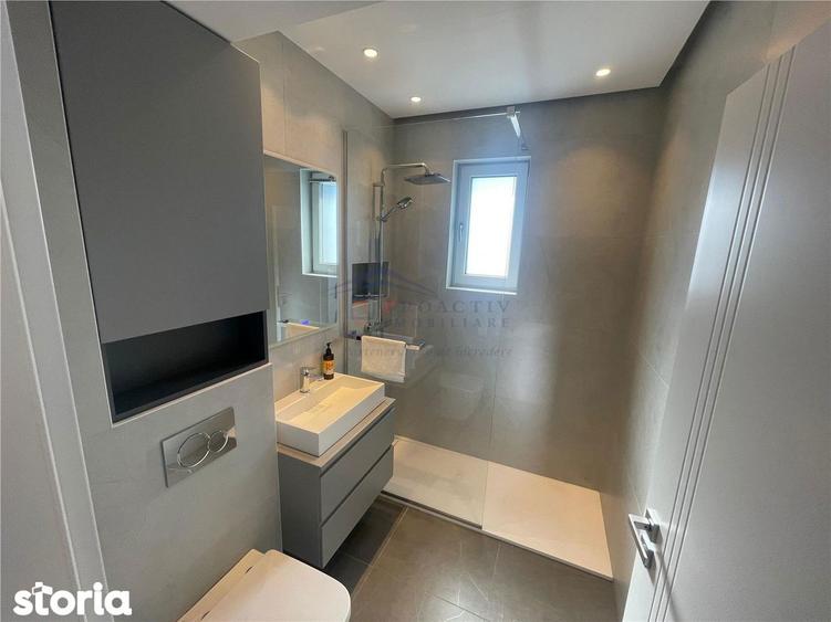 Apartament cu 3 camere decomandat, mobilat în Central