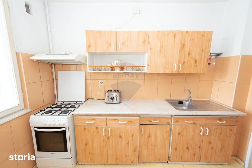 Apartament cu 3 camere, mobilat în Titan