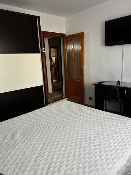 Apartament cu 2 camere decomandat în Micro 20