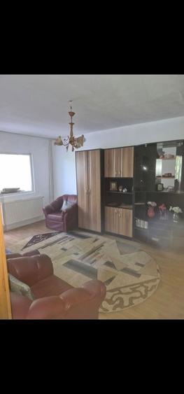 Apartament cu 2 camere decomandat în Letea Veche