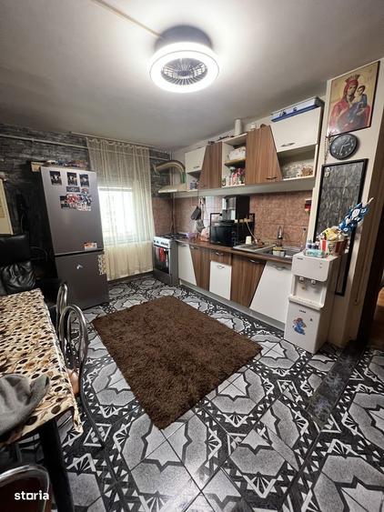 Apartament Craiovita Pia?a 3/4 56 mp centrala termica - 3