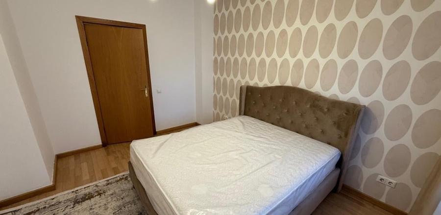 Apartament cu 4 camere semidecomandat, mobilat în Herăstrău