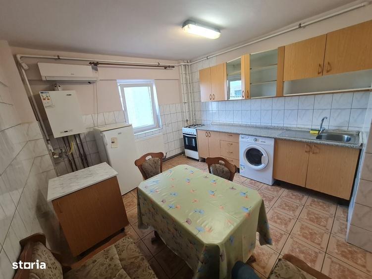 Apartament cu 2 camere decomandat în Băncilor