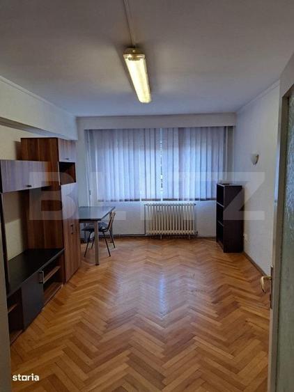 Apartament cu 3 camere decomandat în Ciupercenii Noi