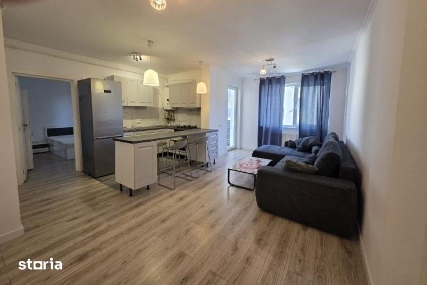 Apartament cu 3 camere semidecomandat în Est