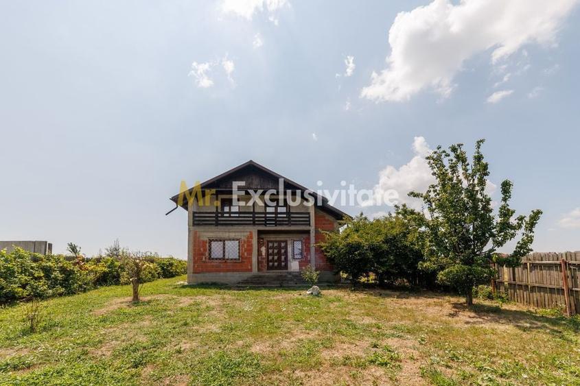 Casă cu 4 camere cu Teren 705 Mp în Central