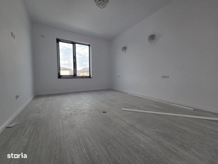 Casă cu 4 camere în Cornetu