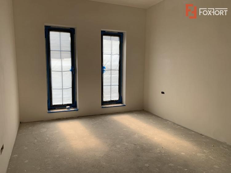 Duplex cu 4 camere cu Canalizare în Sânandrei