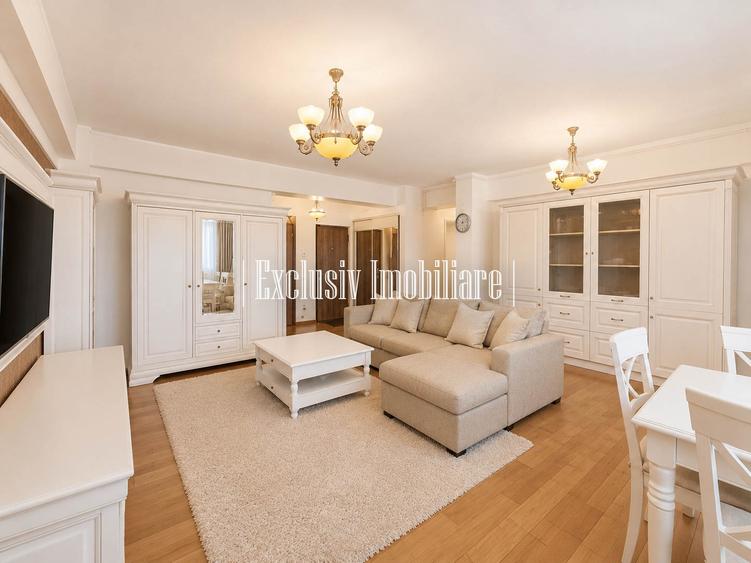 Apartament cu 3 camere decomandat în Casa de Cultură