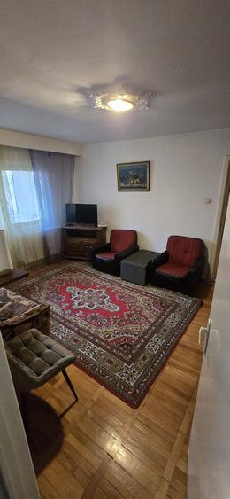 Apartament cu 2 camere semidecomandat în Soarelui