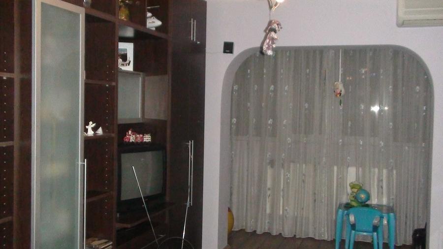 Apartament cu 2 camere decomandat, mobilat în Teiul Doamnei