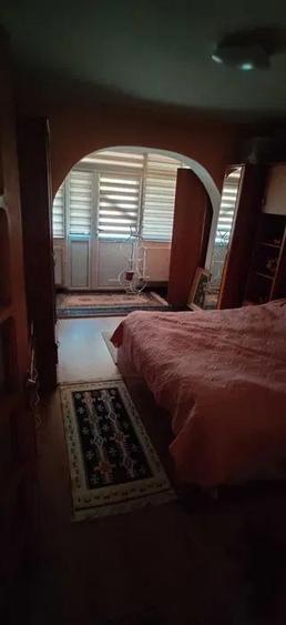 Apartament cu 2 camere decomandat, mobilat în Alexandru cel Bun
