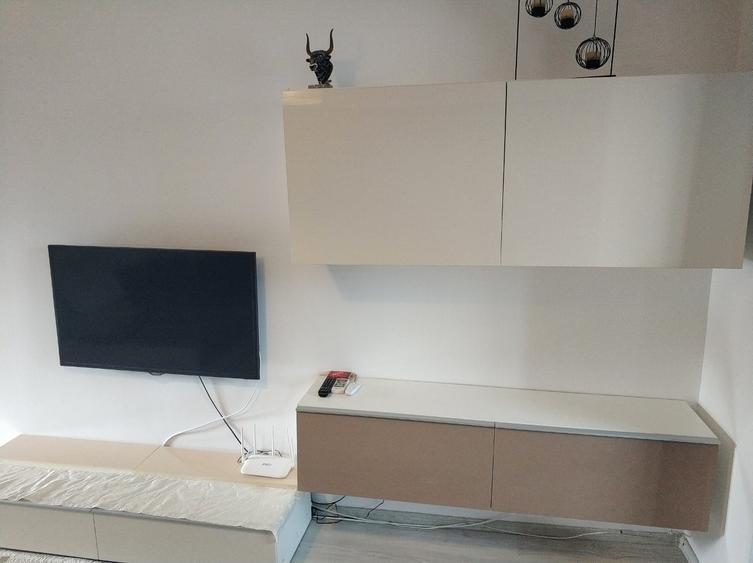 Apartament cu 3 camere decomandat în Delfinariu
