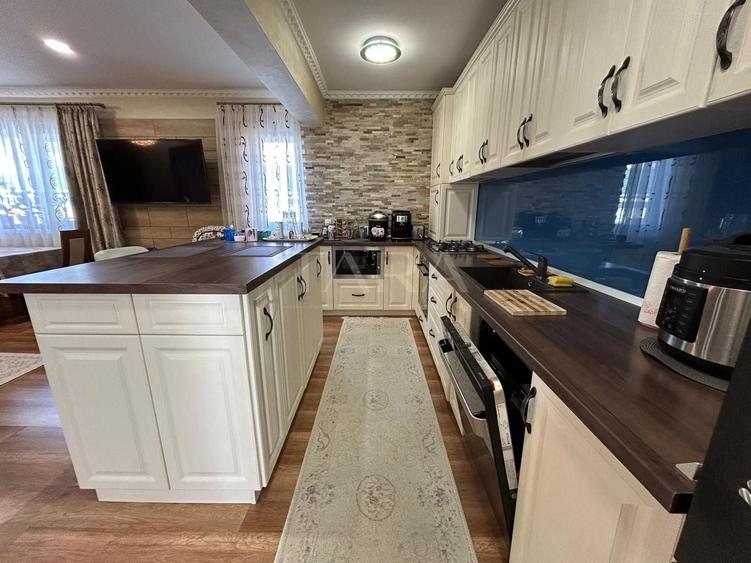 Apartament cu 3 camere semidecomandat în Iris