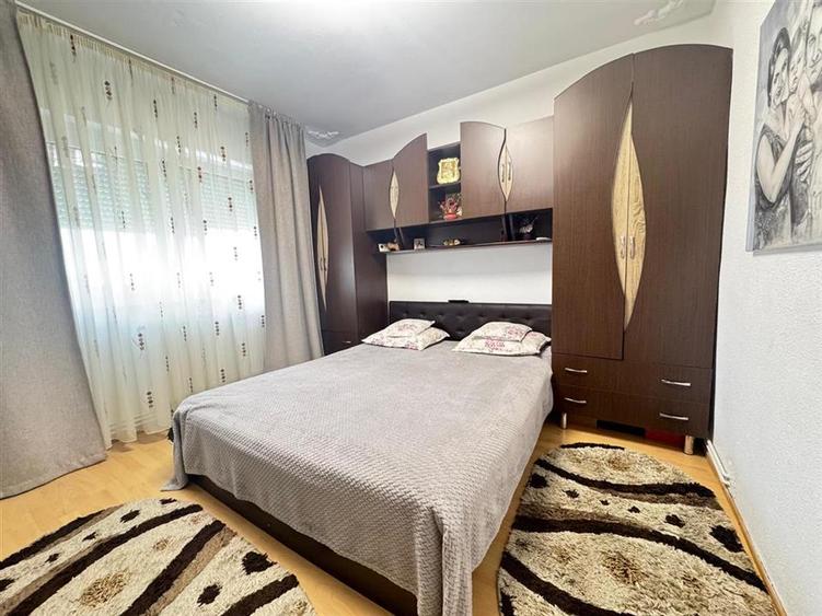 Apartament cu 2 camere decomandat în Vasile Aaron