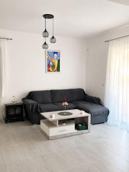 Apartament cu 2 camere decomandat, mobilat în Giroc