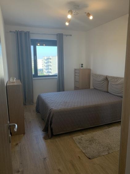 Apartament cu 3 camere semidecomandat în Băneasa