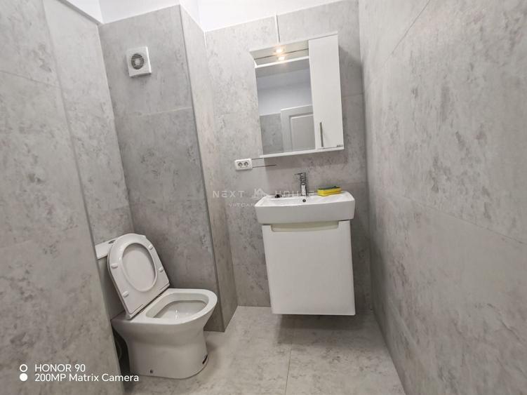 Apartament cu 3 camere decomandat, mobilat în Parcul Carol