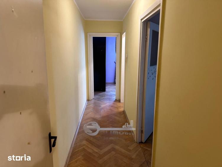 Apartament cu 3 camere semidecomandat în Central