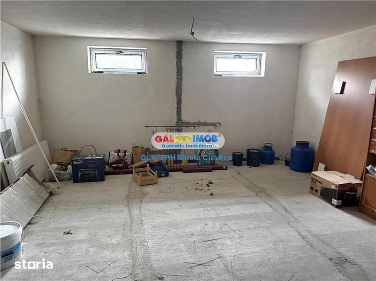 Casă cu 6 camere cu Teren 1000 Mp în Păulești