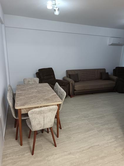 Apartament cu 2 camere decomandat în Petrești