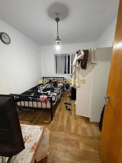 Apartament cu 3 camere decomandat, mobilat în Ozana