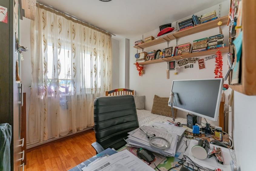 Apartament cu 4 camere decomandat, mobilat în Răcădău