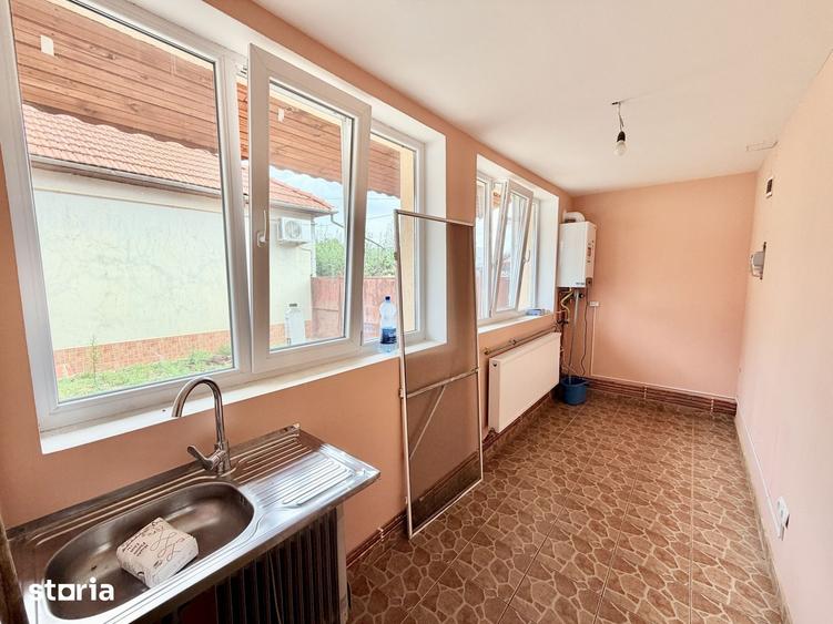 Casă cu 2 camere cu Teren 379 Mp în Moșnița Nouă