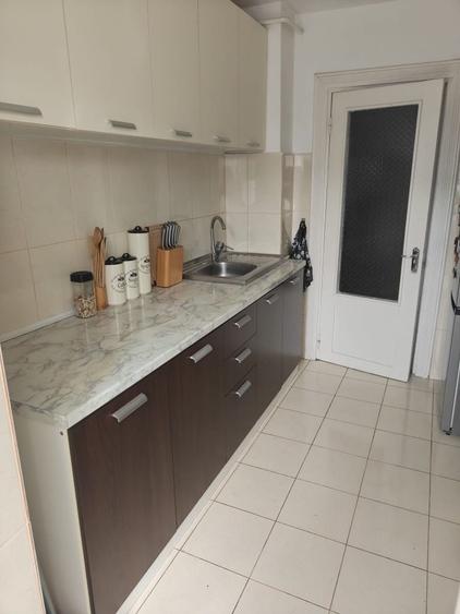 Apartament cu 2 camere decomandat în Dobroești