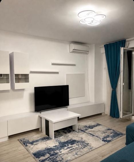 Apartament cu 3 camere decomandat, mobilat în Roșu