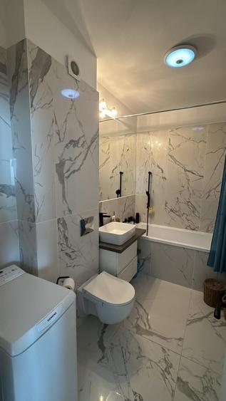 Apartament cu 3 camere decomandat în Florești