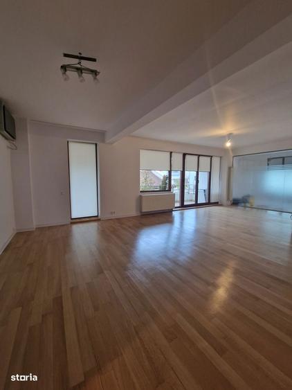 Apartament cu 4 camere, mobilat în Herăstrău