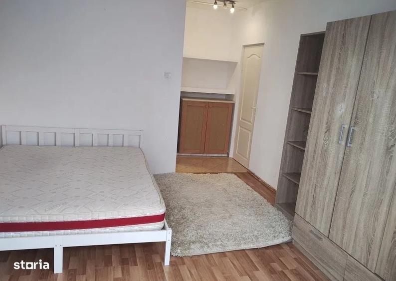Apartament cu 4 camere în Plopilor